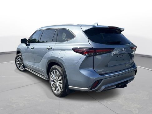 Used 2024 Toyota Highlander Platinum AWD/4WD image 8