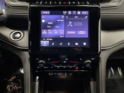 Used 2024 Jeep Grand Cherokee Laredo X w/ Luxury Tech Group I image 9