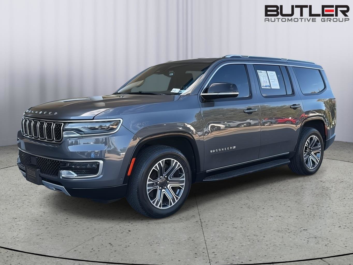 Used 2024 Jeep Wagoneer Series II w/ Flexible Seating Group RWD image 2