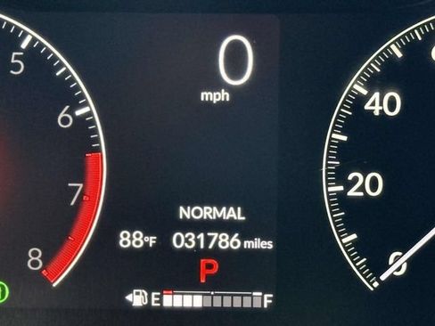 Used 2023 Honda Pilot Touring image 25