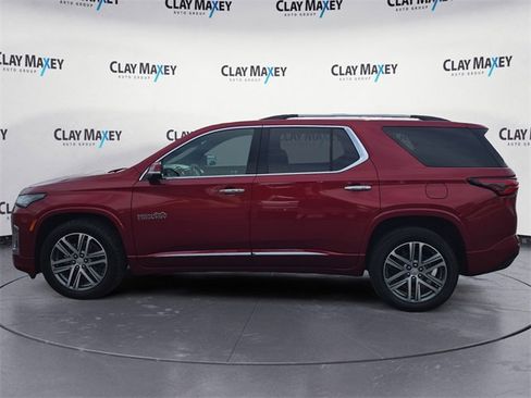 Used 2023 Chevrolet Traverse High Country image 2