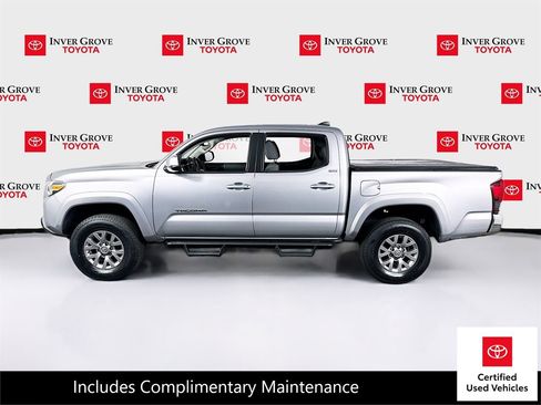 Certified 2018 Toyota Tacoma SR5 AWD/4WD image 8