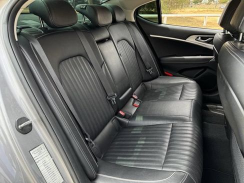 Used 2022 Genesis G70 3.3T RWD image 29