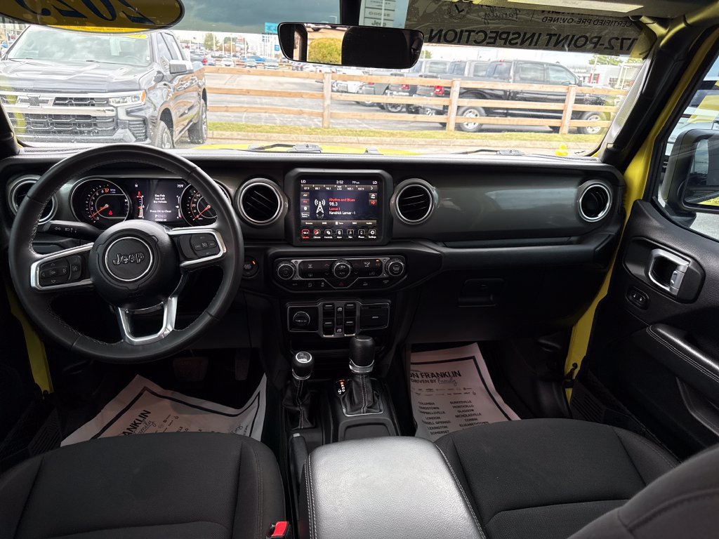 Used 2023 Jeep Gladiator Overland AWD/4WD image 15