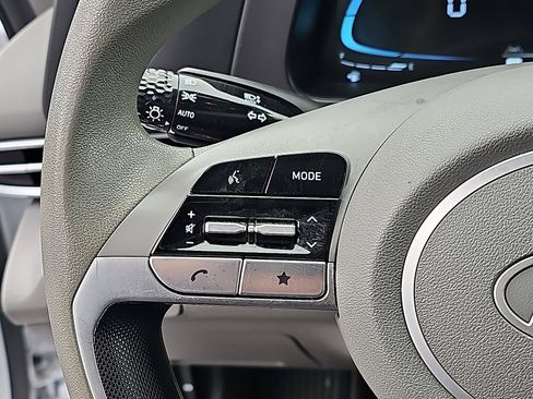 Used 2024 Hyundai Elantra SE image 21