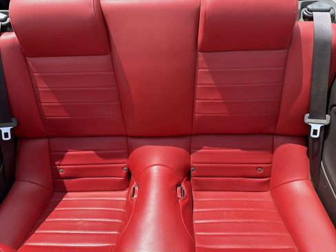 Used 2006 Ford Mustang Convertible RWD image 14