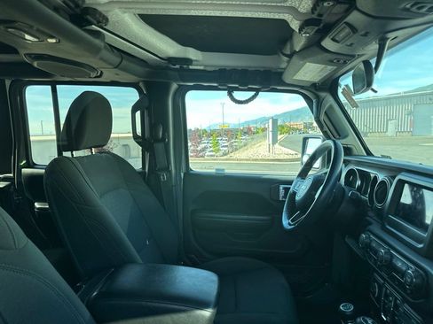 Used 2019 Jeep Wrangler Unlimited Sport S AWD/4WD image 9