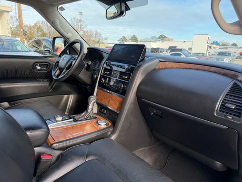 Used 2021 Nissan Armada SL w/ Captain's Chairs Package image 30
