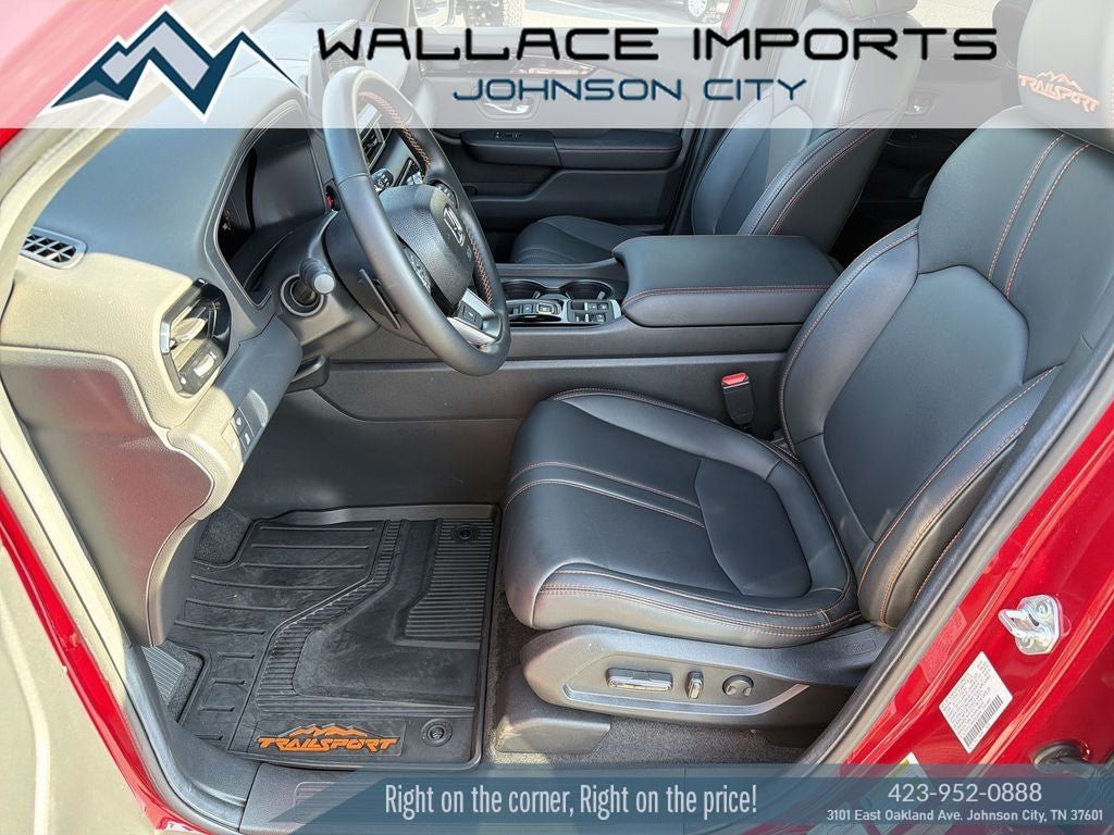 Used 2025 Honda Pilot TrailSport image 14