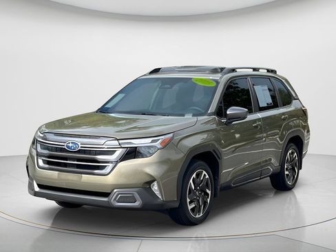 Used 2025 Subaru Forester Limited w/ Popular Package #2 AWD/4WD image 2