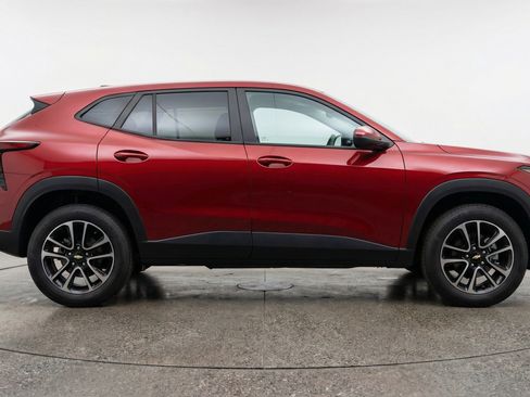 Used 2025 Chevrolet TrailBlazer LT image 11