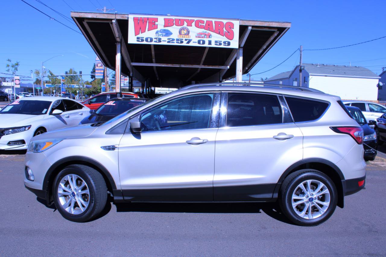 Used 2018 Ford Escape SE FWD image 4