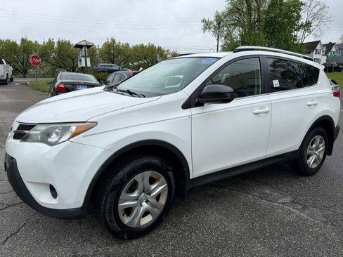 Used 2014 Toyota RAV4 LE AWD/4WD image 1