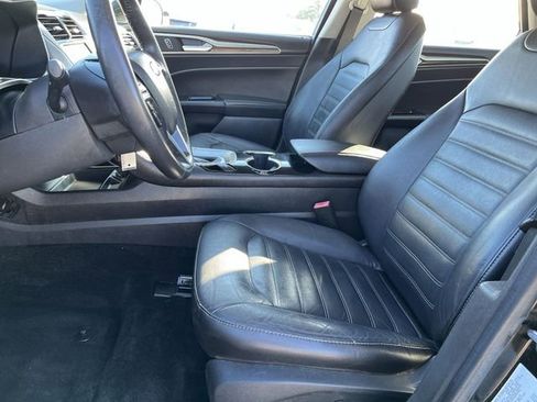 Used 2016 Ford Fusion SE w/ Equipment Group 202A image 15