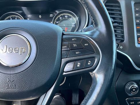 Used 2021 Jeep Cherokee Trailhawk w/ Technology Group image 23