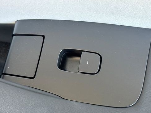 Used 2025 Tesla Model 3 Long Range image 22