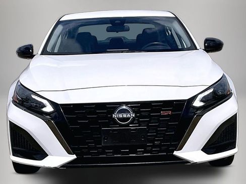 Used 2023 Nissan Altima 2.5 SR image 3