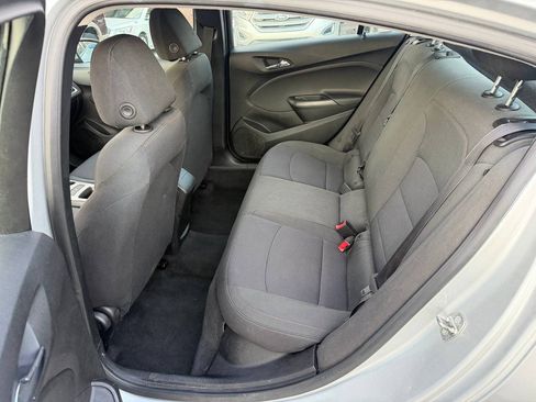 Used 2018 Chevrolet Cruze LS FWD image 15