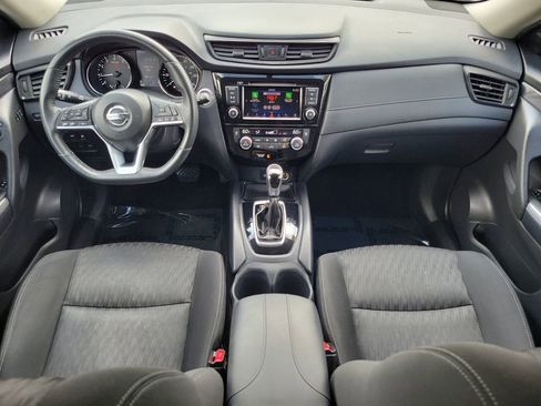 Used 2018 Nissan Rogue SV w/ Premium Package FWD image 11