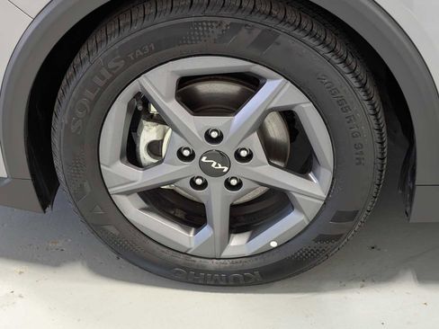 Certified 2025 Kia K4 FWD image 3