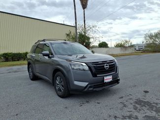 Used 2022 Nissan Pathfinder SV video 2