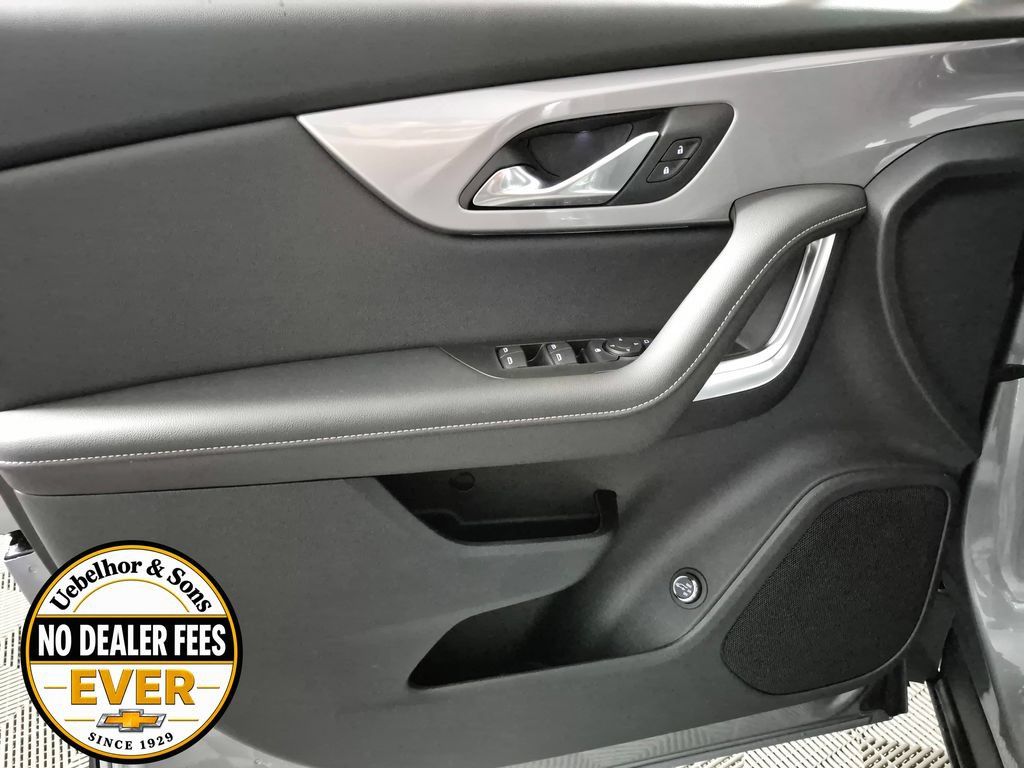 New 2026 Chevrolet Blazer LT w/ Convenience Package FWD image 15