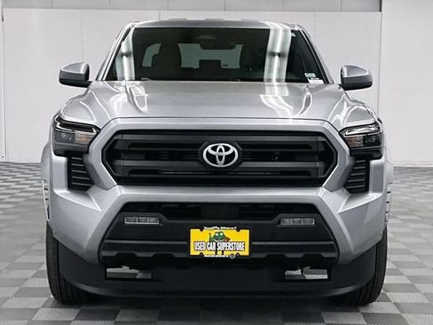 Used 2025 Toyota Tacoma SR5 AWD/4WD image 4