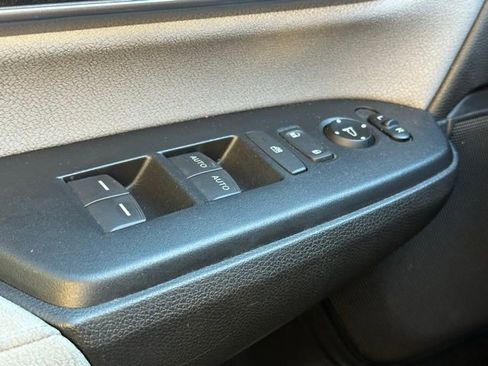 Used 2019 Honda CR-V EX image 17