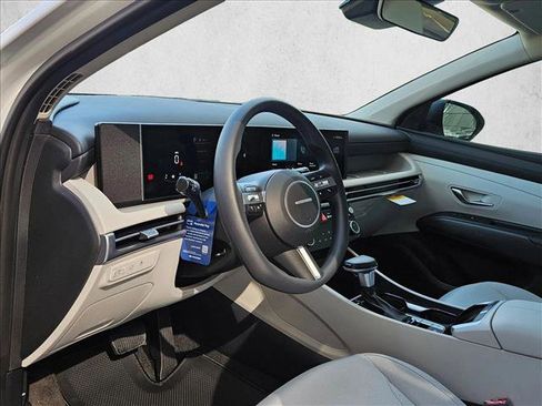 New 2026 Hyundai Tucson SEL FWD image 3