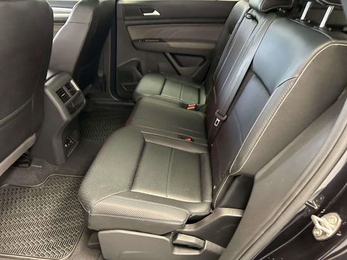Used 2023 Volkswagen Atlas Cross Sport SE w/ Panoramic Sunroof Package FWD image 15