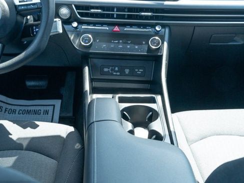 Used 2025 Hyundai Sonata SEL FWD image 35