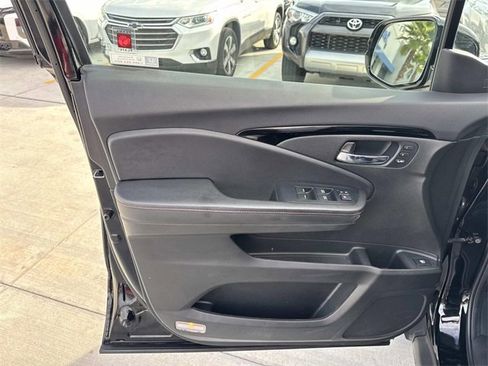 Used 2023 Honda Ridgeline Black Edition image 19