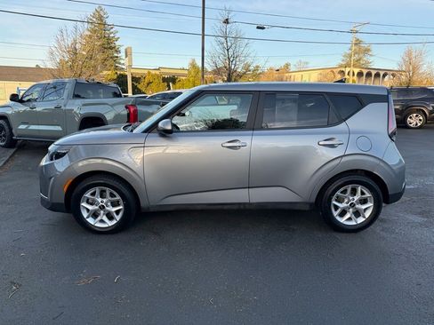 Used 2023 Kia Soul LX w/ Option Group 015 image 5