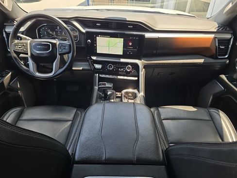 Used 2023 GMC Sierra 1500 Denali w/ Technology Package AWD/4WD image 11