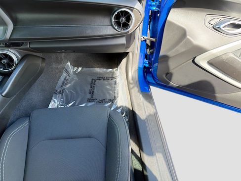 Used 2018 Chevrolet Camaro LT image 17