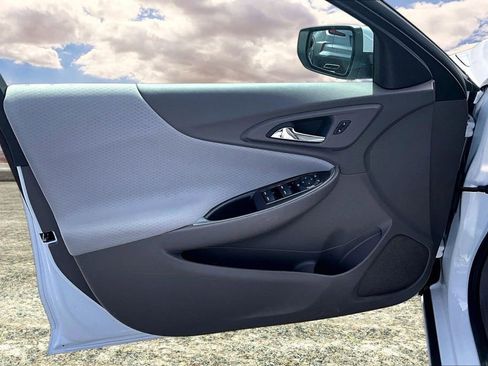 Used 2024 Chevrolet Malibu LS image 19
