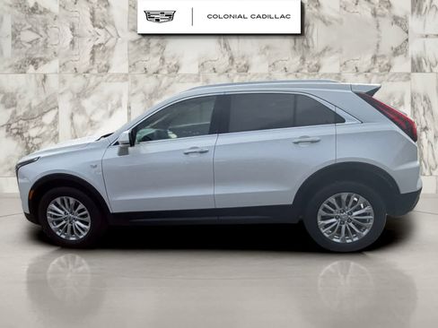 Used 2024 Cadillac XT4 Luxury w/ Cold Weather Package AWD/4WD image 2