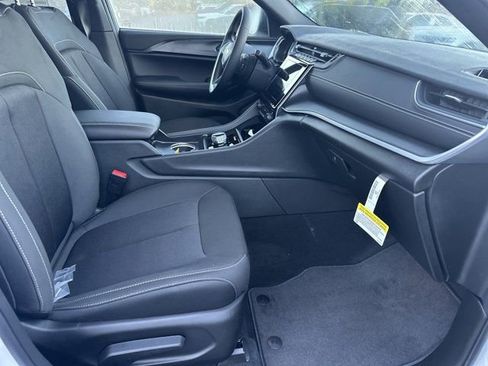 New 2025 Jeep Grand Cherokee Laredo X image 13