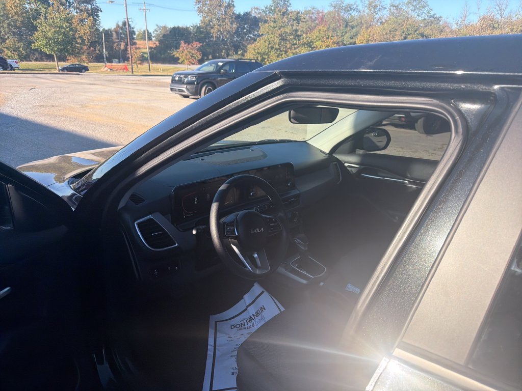 Used 2024 Kia Seltos LX AWD/4WD image 15