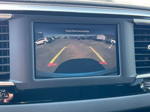 Used 2023 Chrysler Voyager LX FWD image 23