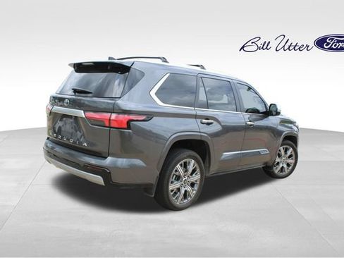 Used 2024 Toyota Sequoia Capstone AWD/4WD image 5