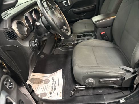 Used 2021 Jeep Wrangler Unlimited Sport image 34