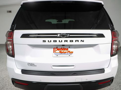 Used 2023 Chevrolet Suburban Z71 image 8