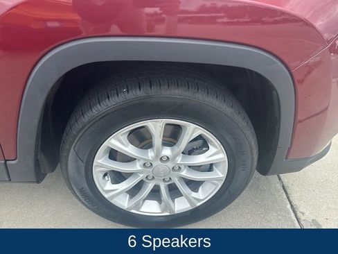 Used 2021 Jeep Cherokee Latitude FWD image 10