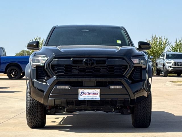 Used 2025 Toyota Tacoma TRD Off-Road AWD/4WD image 2