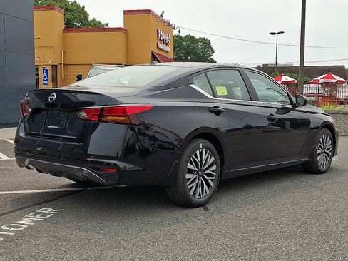 New 2026 Nissan Altima 2.5 SV FWD image 4