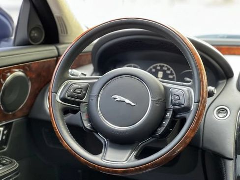 Used 2017 Jaguar XJ L Portfolio AWD/4WD image 31