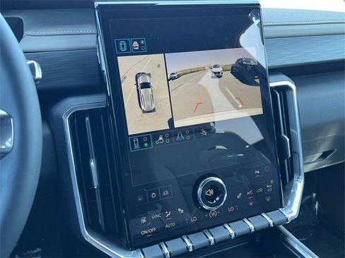 New 2025 GMC Acadia Elevation image 18