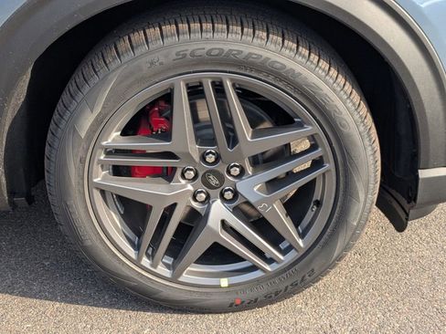 New 2026 Ford Explorer ST w/ Sun And Sound Package image 11