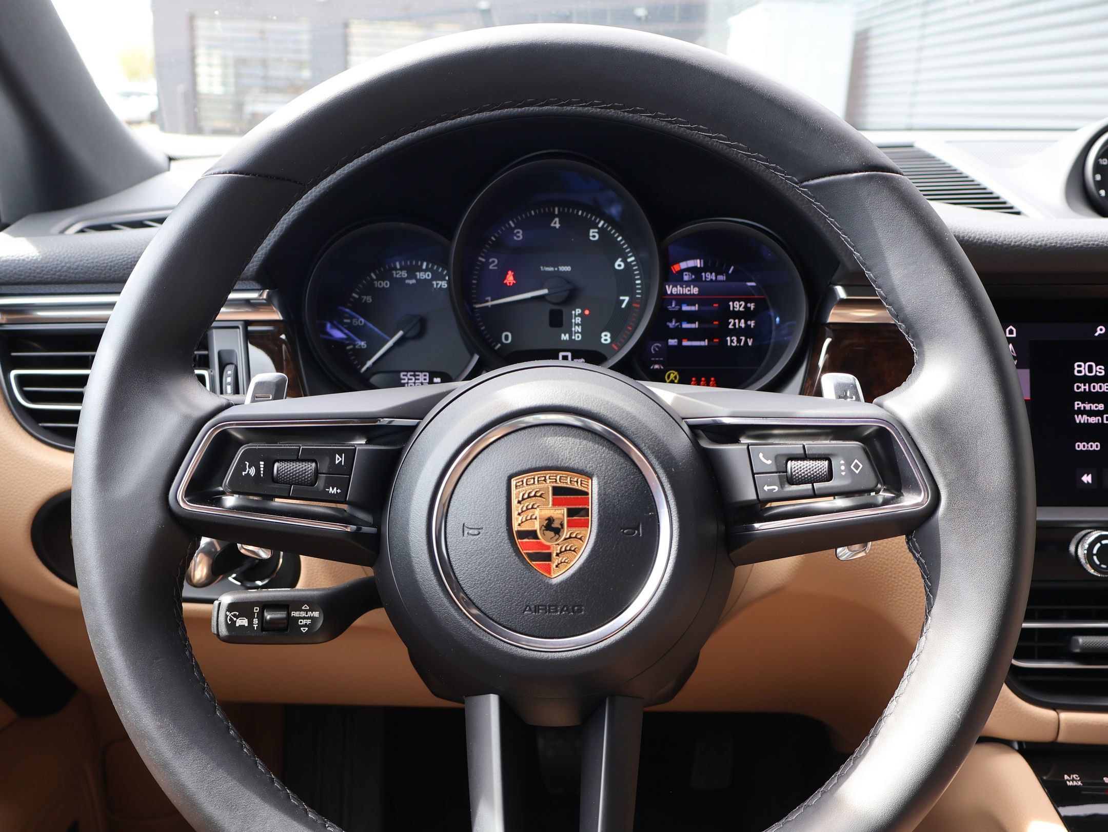Certified 2026 Porsche Macan AWD/4WD image 17